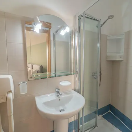 Euro 3* Gzira